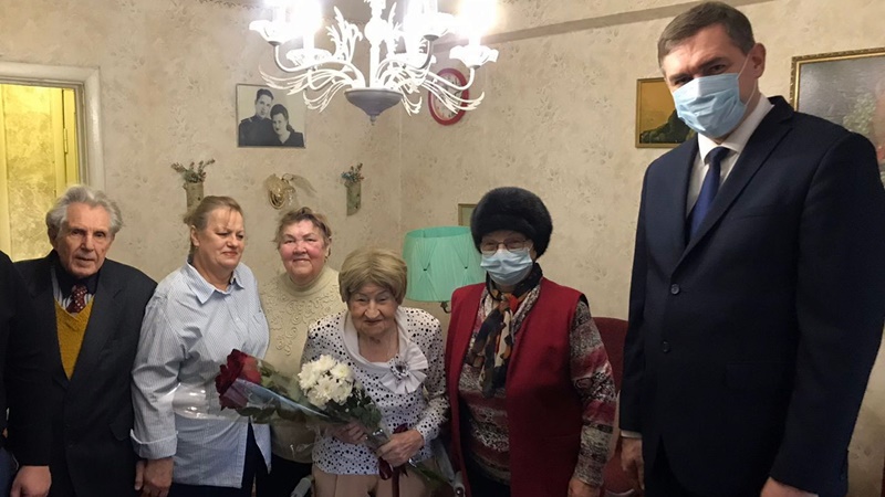 Ветерану ВОВ из Новочеркасска Надежде Ковалевой исполнилось 94 года