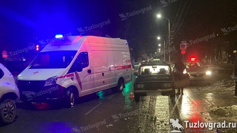 В Новочеркасске женщина попала под машину, переходя дорогу по пешеходному переходу