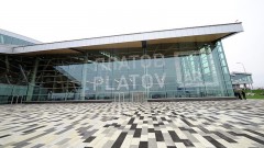 В аэропорту под Новочеркасском на несколько часов задержался авиарейс из-за непогоды в Сочи