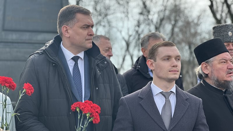 Юрий Лысенко: мемориал Братское кладбище отремонтируют к юбилею Победы