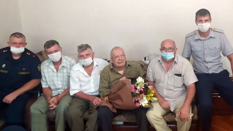 Ветерану ВОВ из Новочеркасска Анатолию Белкину исполнилось 99 лет