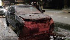 В Новочеркасске сгорел только что купленный автомобиль, видео