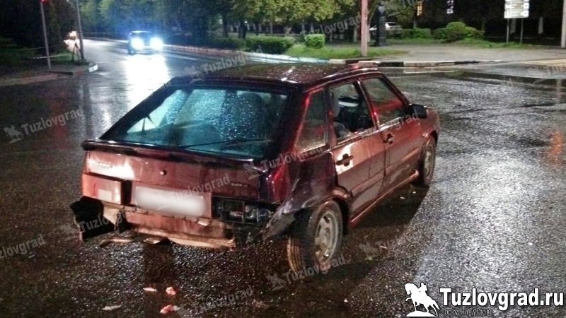 В Новочеркасске в ДТП травмы получил пассажир ВАЗа, видео