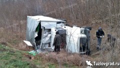 На трассе Каменоломни – Новочеркасск перевернулся грузовик с пивом
