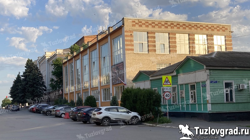 В Новочеркасске не нашелся подрядчик на ремонт кровли второй спортшколы