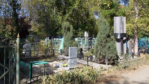 Механизированной уборкой свалок с кладбищ Новочеркасска займется местный предприниматель