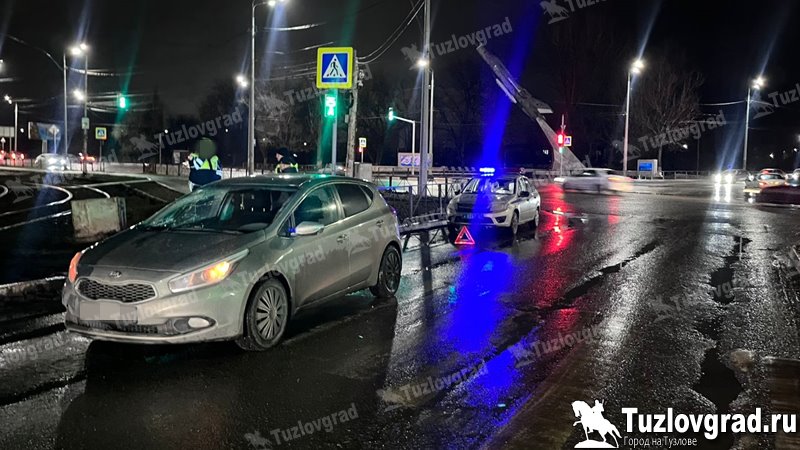 В Новочеркасске пожилая пара попала под машину, когда переходила дорогу