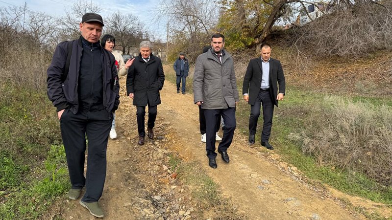 Врио мэра Новочеркасска Толмачев провел встречу с жителями Епифановки
