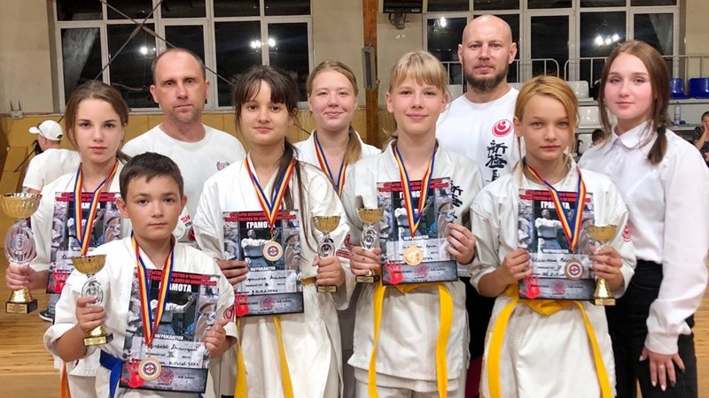 Новочеркасские каратисты заняли призовые места на соревнованиях в Ростове-на-Дону 