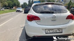 В Новочеркасске пьяный водитель врезался в другую машину и убежал с места ДТП, видео