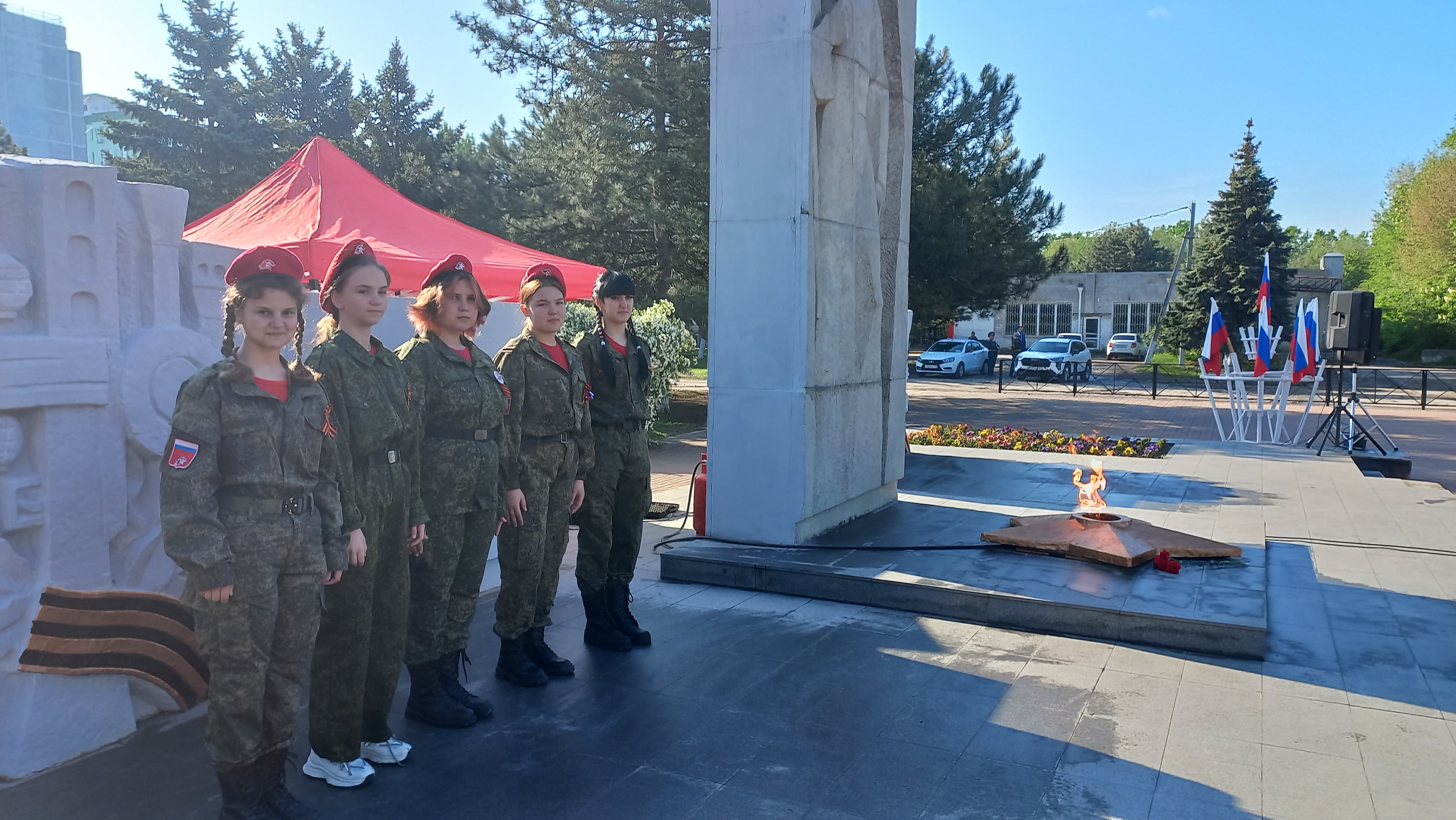 Праздничным митингом и концертом отметили День Победы в микрорайоне Донском Новочеркасска