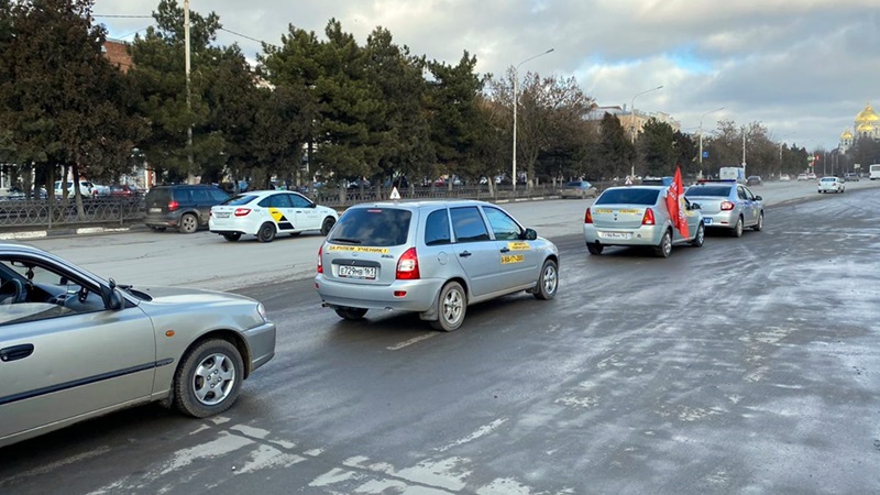 ГИБДД провела в Новочеркасске автопробег «За безопасность на зимних дорогах»