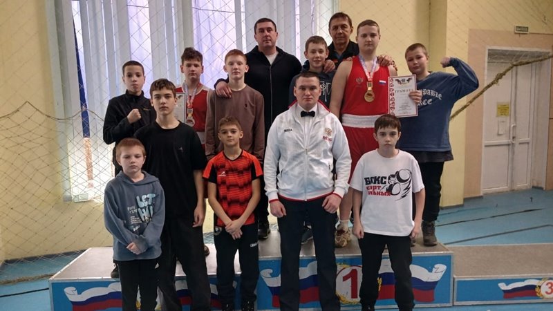 Новочеркасские боксеры успешно выступили на областном первенстве