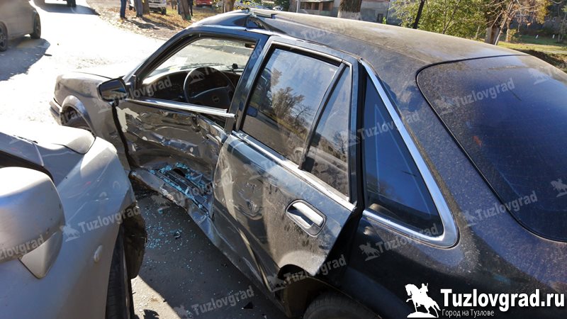 В Новочеркасске в утреннем ДТП травмы получили два водителя