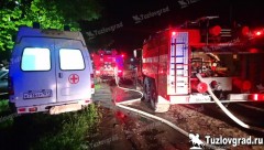 В Новочеркасске ночью сгорело несколько деревянных построек