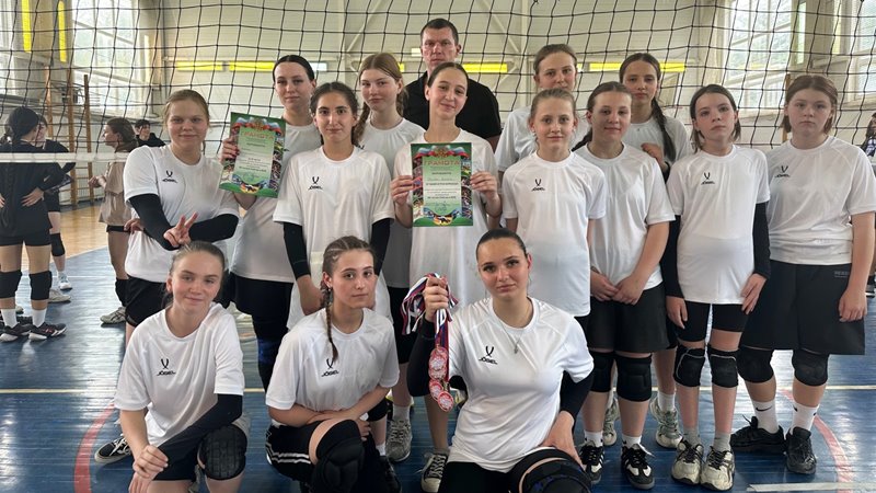 Новочеркасские волейболистки успешно выступили на турнире в Багаевской