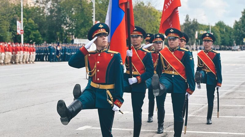 В Новочеркасске прошел военный парад в честь 80-летия Великой Победы