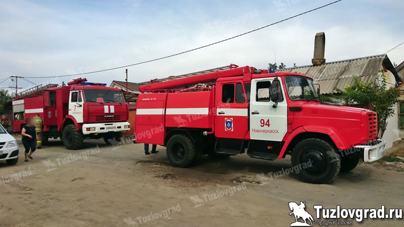 В Новочеркасске на улице 26 Бакинских Комиссаров сгорел гараж
