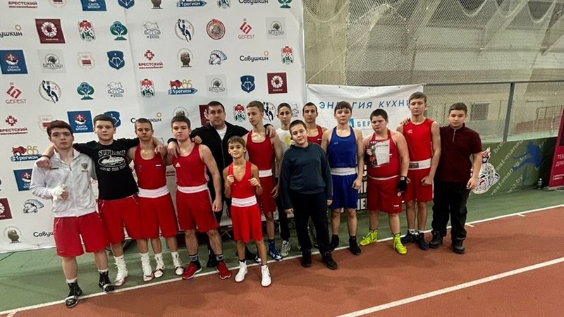Новочеркасские боксеры успешно выступили на турнире в Бресте