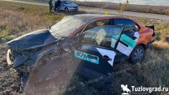 На трассе под Новочеркасском водитель каршеринга разбил две машины