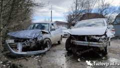 В Новочеркасске водитель иномарки не справился с управлением и столкнулся с двумя встречными автомобилями