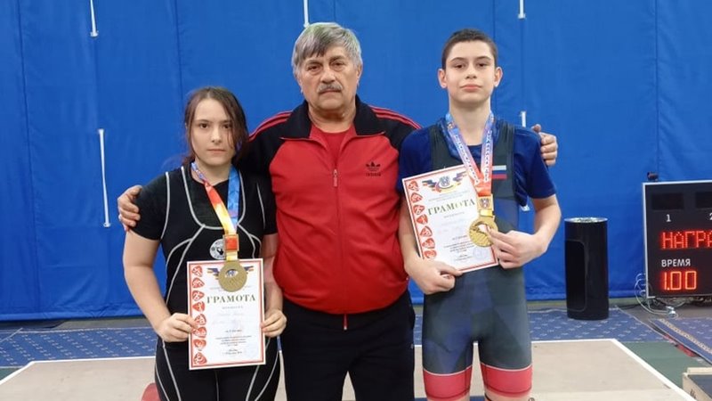 Три призовых места заняли новочеркасские тяжелоатлеты на первенстве Ростовской области