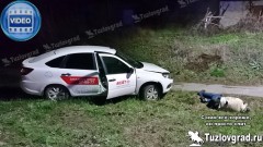 В Новочеркасске пьяный таксист врезался в попутную машину и столкнул ее с дороги