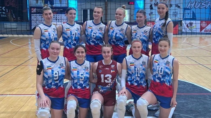 Женская сборная Ростовской области по волейболу стала победителем первенства ЮФО