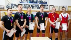 Новочеркасские тяжелоатлеты завоевали несколько медалей на двух областных турнирах