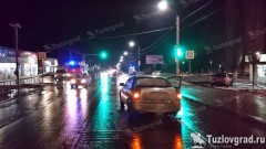 В Новочеркасске пьяная женщина перебегала улицу в неположенном месте и попала под машину