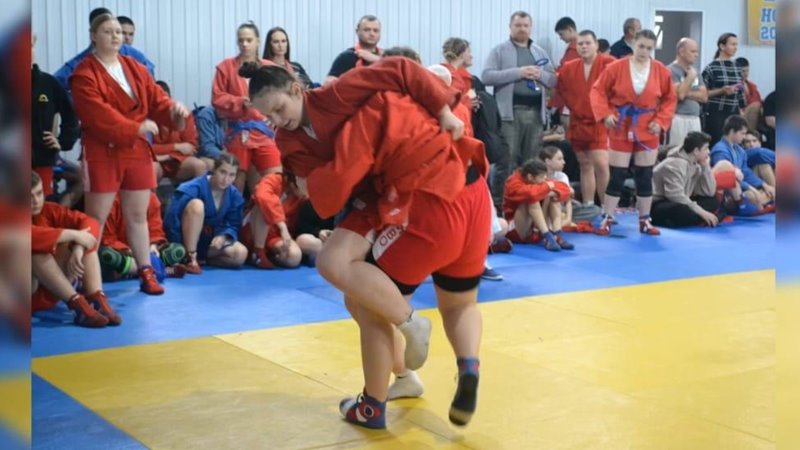 Новочеркасские самбисты успешно выступили на областном первенстве