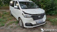 В Новочеркасске водитель микроавтобуса отвлекся за рулем и собрал в кучу три легковушки