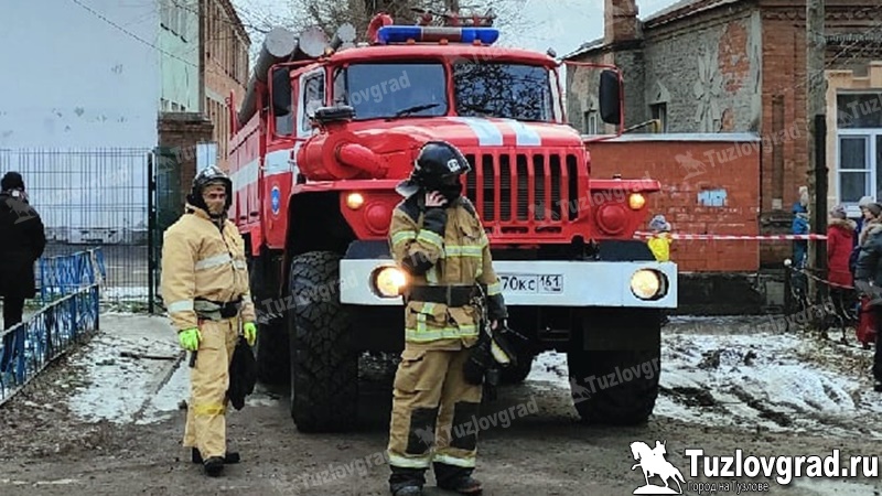 В Новочеркасске эвакуировали детей уже из девяти школ сразу
