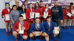 Новочеркасские самбисты завоевали 10 медалей на областном первенстве