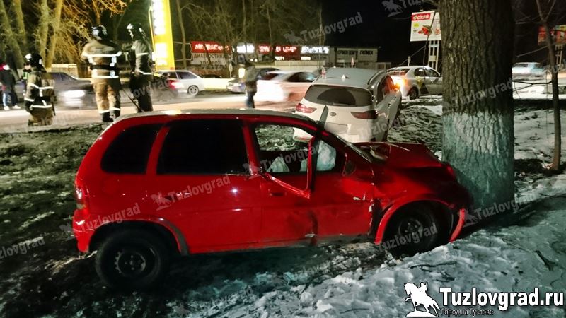 На въезде в Новочеркасск в ДТП травмы получили два человека