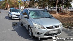 В Новочеркасске водитель отвлеклась за рулем и сбила пешехода, видео