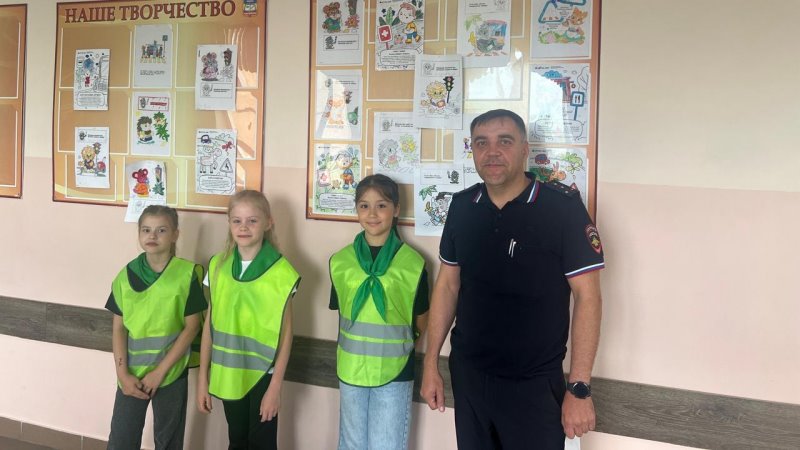 Сотрудники ГАИ Новочеркасска продолжают проводить профилактические встречи со школьниками