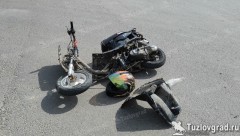 В Новочеркасске водитель иномарки при повороте налево не пропустила встречный скутер, видео