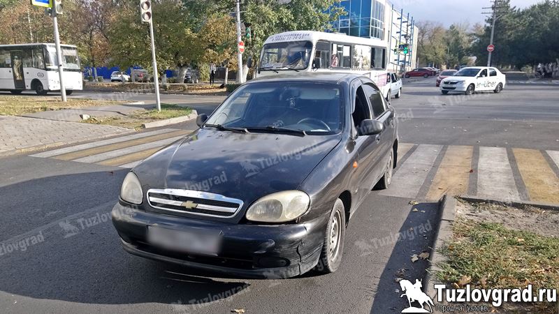 В Новочеркасске водитель сбил ребенка, переезжавшего дорогу на велосипеде