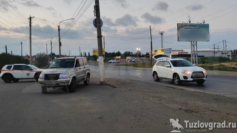 В Новочеркасске пьяный водитель на внедорожнике врезался в попутную иномарку