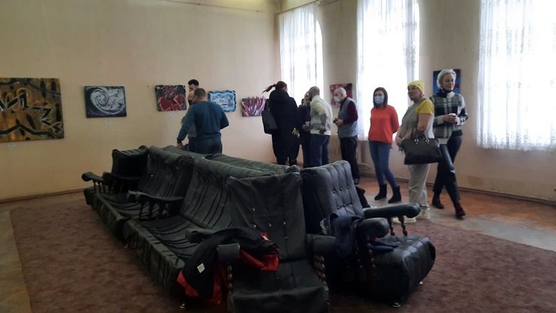 Жители Новочеркасска могут посетить выставку абстрактных картин