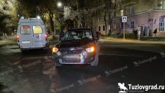 В Новочеркасске военнослужащий перебегал дорогу и попал под машину
