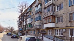 В Новочеркасске 6-летний мальчик выпал из окна второго этажа