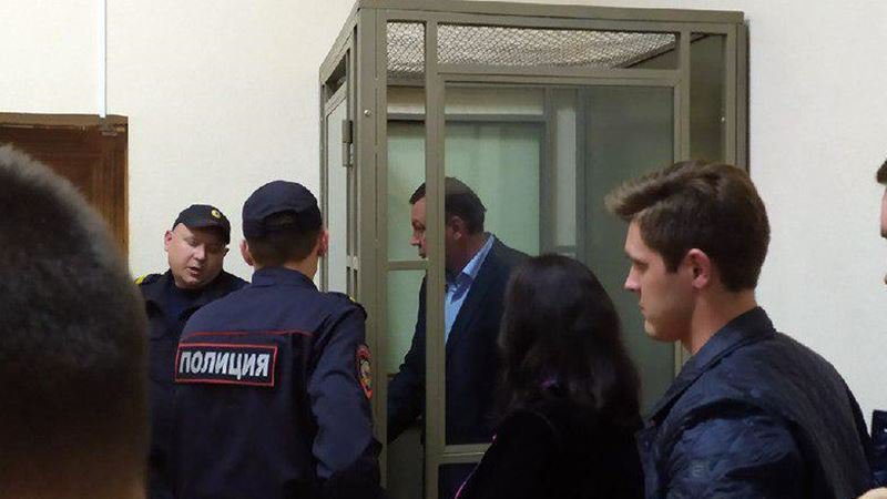 Защита бывшего главы администрации Новочеркасска в очередной раз не смогла оспорить меру пресечения