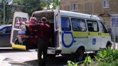 В Новочеркасске инвалиды могут воспользоваться услугой социального такси