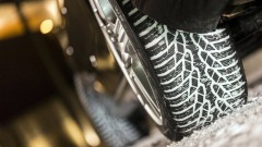 Автовладельцев Новочеркасска предупреждают о необходимости установить зимние шины до 1 декабря