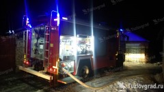 В Новочеркасске сгорел заброшенный дачный домик