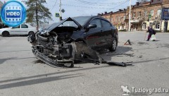 В Новочеркасске водитель иномарки при повороте налево не пропустил встречную машину, видео