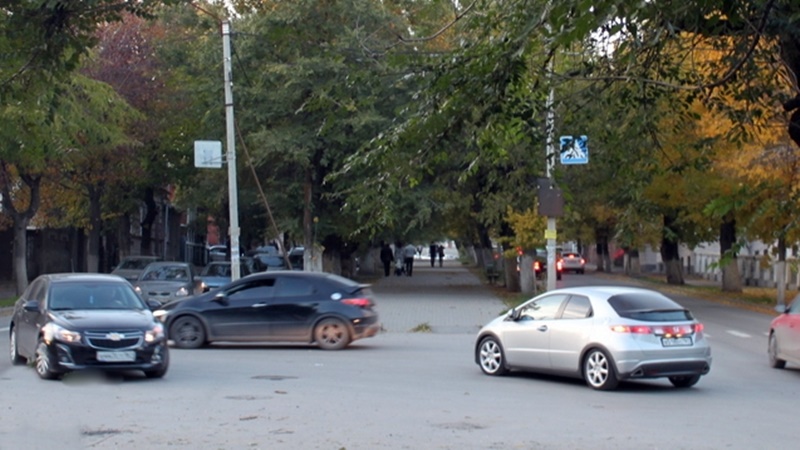 В Новочеркасске из-за бесхозного пакета подняли все экстренные службы города