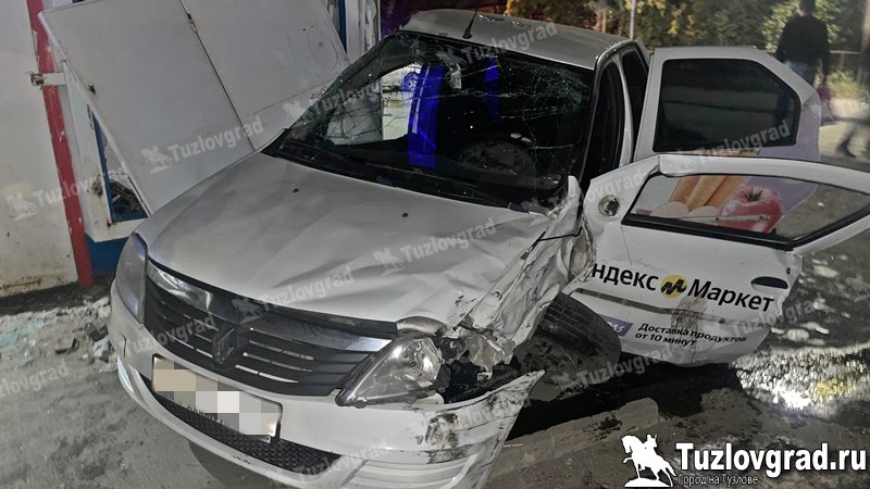 В Новочеркасске в мкр Молодежном в ДТП погиб таксист